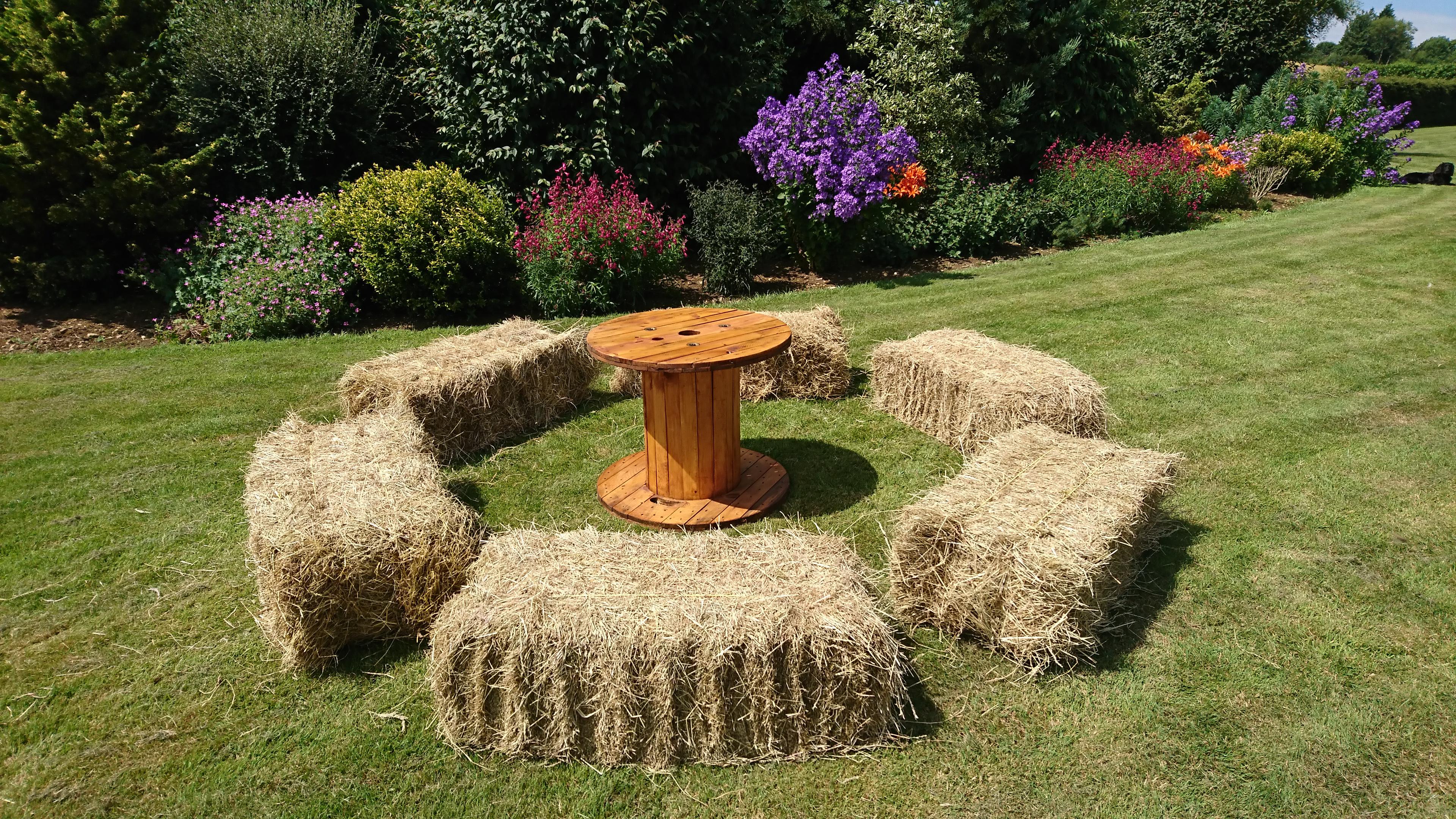 The Cotswold Hay Bale Company Logo