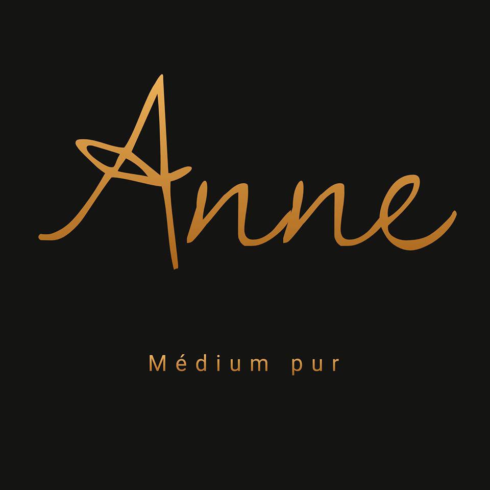 Anne Médium Logo