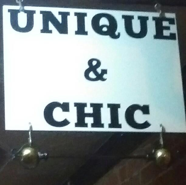 unique and chic Logo